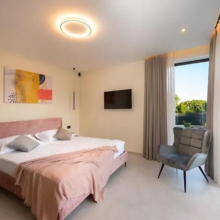 Villa D&l By Istrialux Kringa