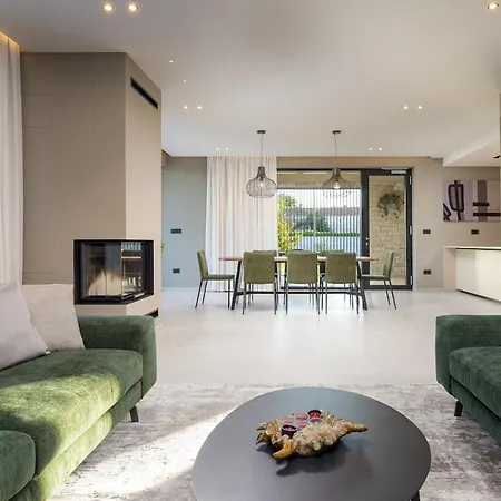 Villa D&l By Istrialux Kringa