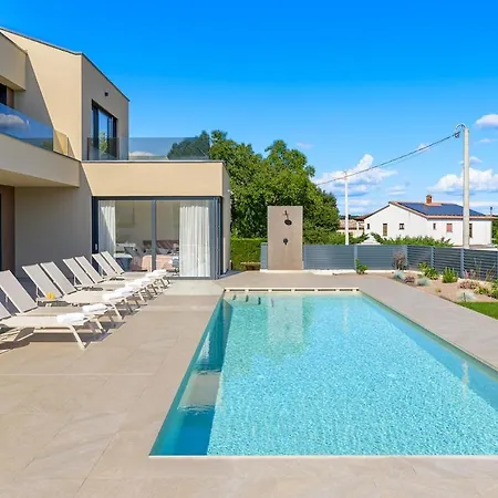 Villa D&l By Istrialux Kringa