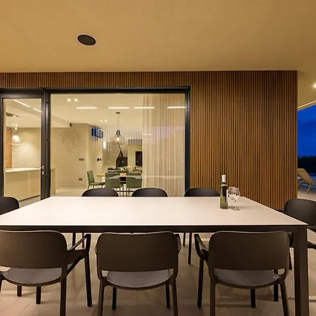 Villa D&l By Istrialux Kringa