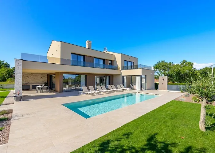 D&l By Istrialux Vila *